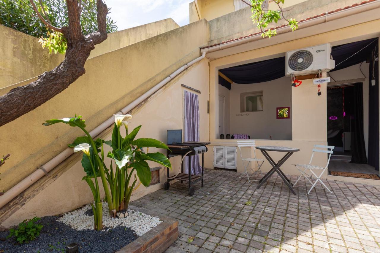 Love Room Avec Balneo Тулон Экстерьер фото